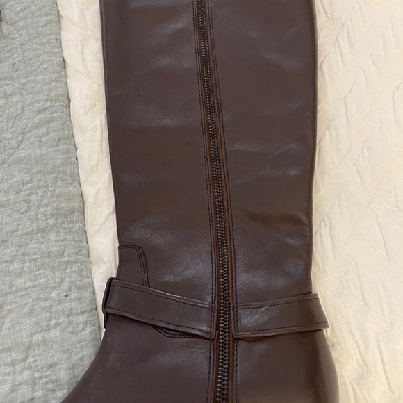 Coach NWOB Brown Leather Boots Size 9B / 39 - Picture 6 of 10